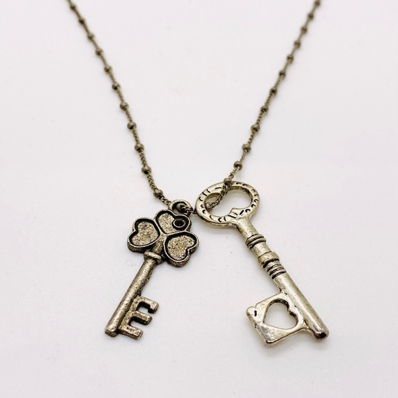 VINTAGE Anne Koplik • Silvertone Key Charm Chain Necklace OS - Picture 1 of 15